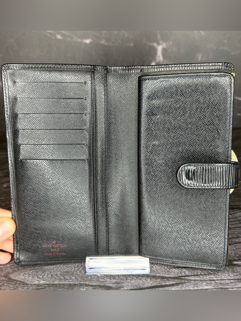 Louis Vuitton Black Epi Kiss Lock Wallet Long Clutch Vintage LV Epi Leather - Picture 6 of 11